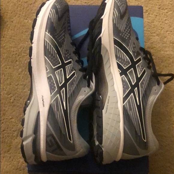 Asics GT running shoes - Picture 2 of 7